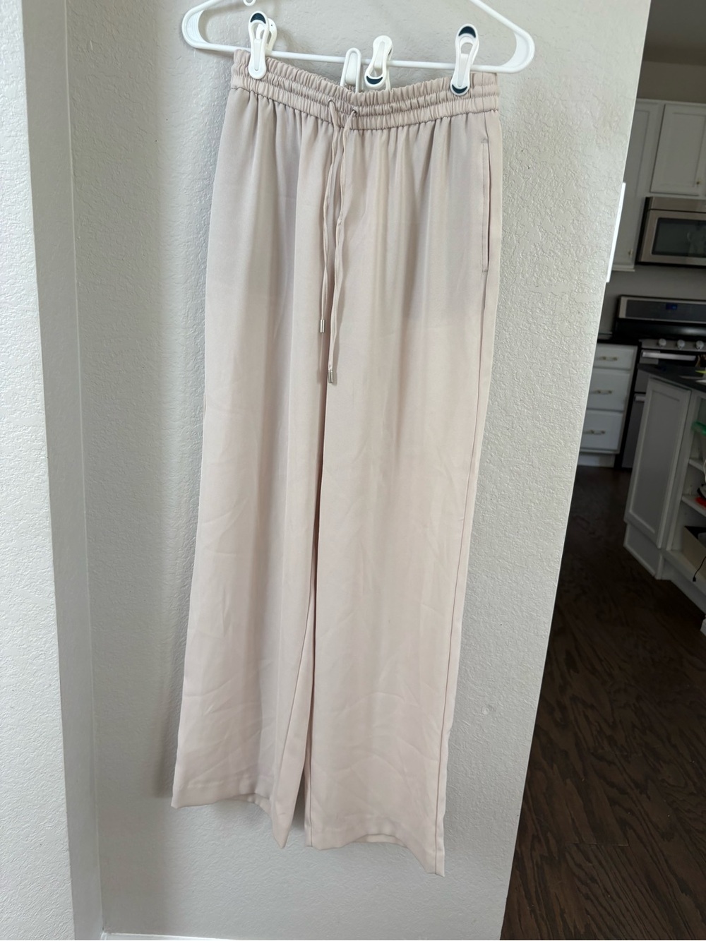 Women’s Zara XS Relaxed Fit Elastic Waist Wide Leg Cream White Lightweight Pants